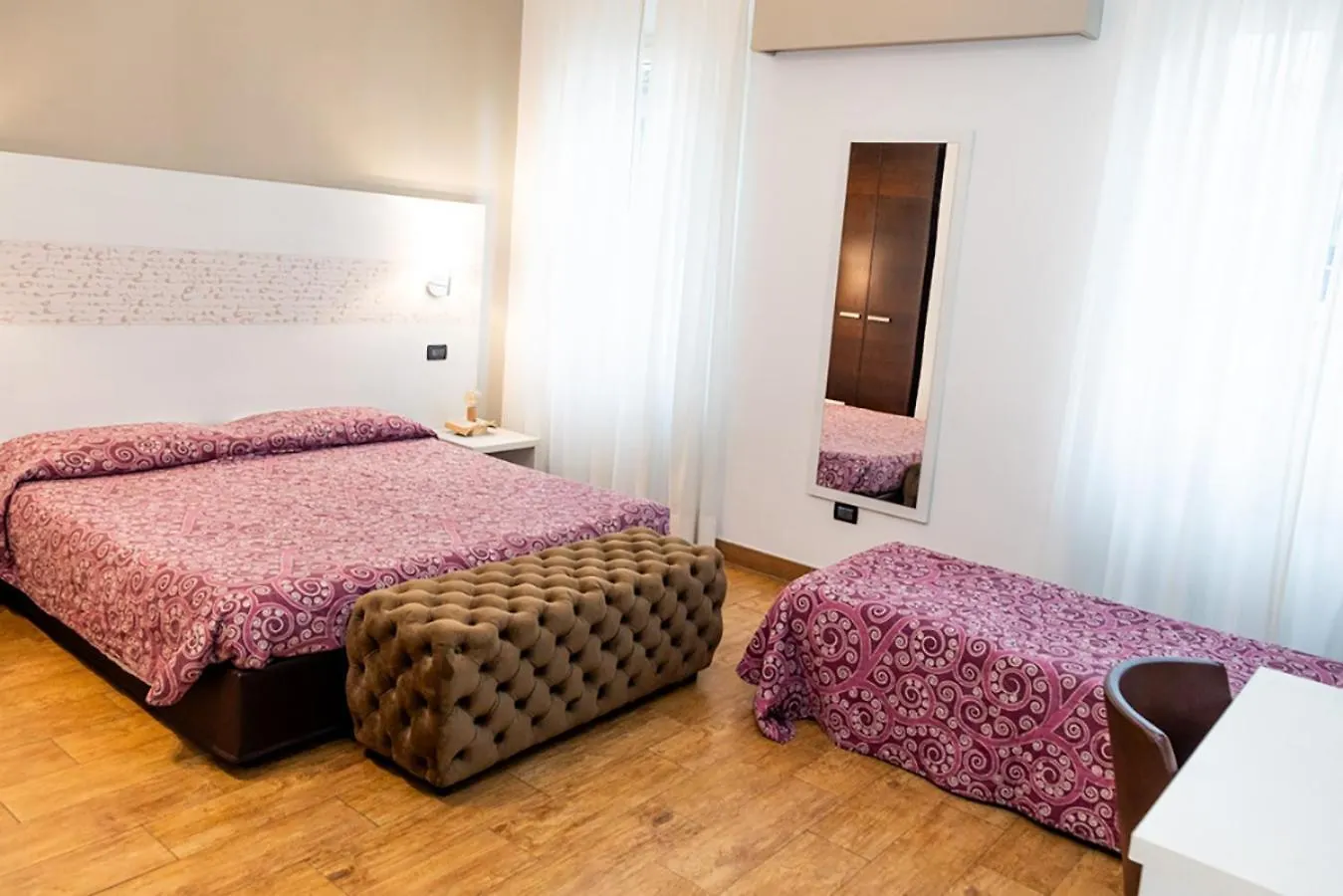 Locanda Dei Poeti Rooms & Apartments Florence 3*,  Italy