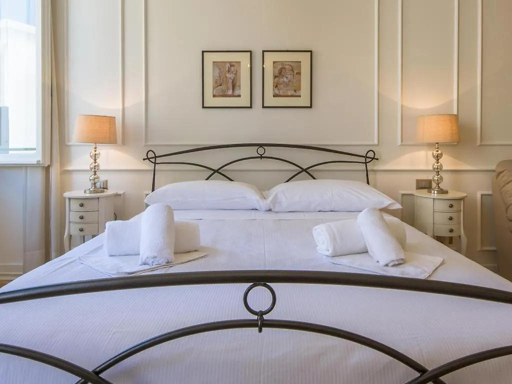 Locanda dei Poeti Rooms&Apartments Firenze 3*,  Italia